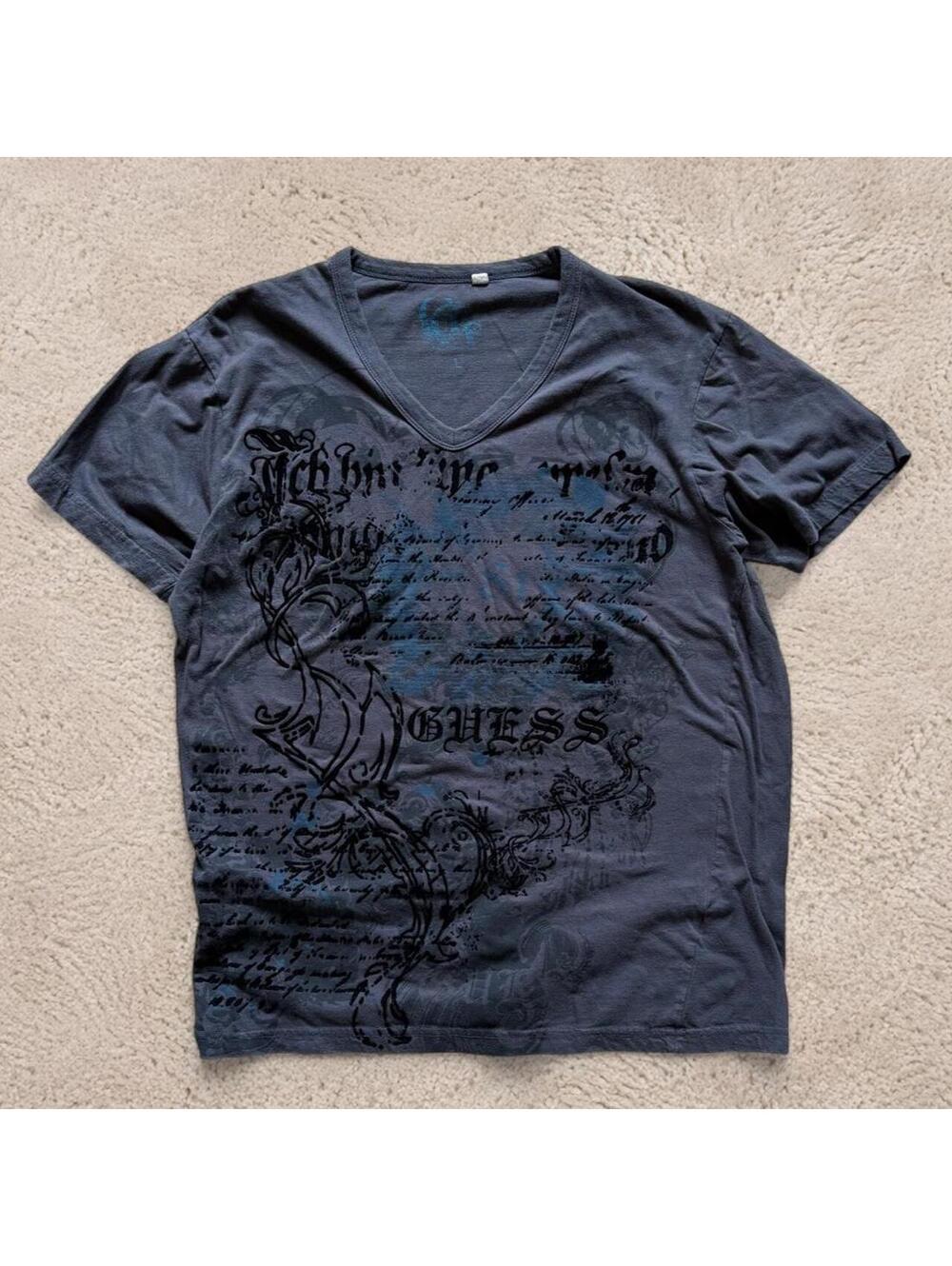 Guess Women's Grey and Black Tshirt